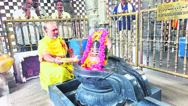 ట్రాఫిక్ సమస్య తలెత్తకుండా ఏర్పాట్లు 1