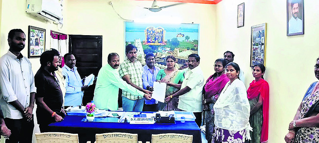 మెడికల్‌ కాలేజీకి భౌతికకాయం2