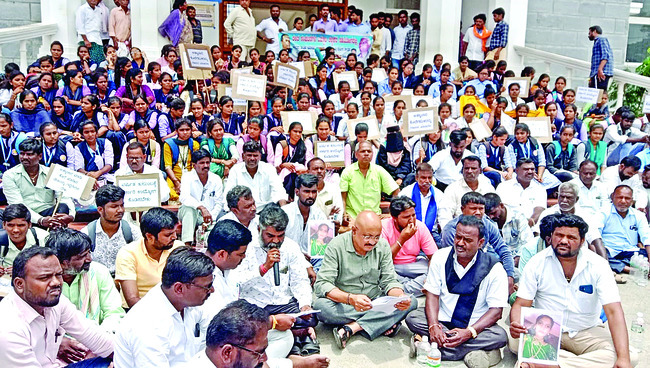 విలేకరులపై దాడులు అరికట్టండి
1