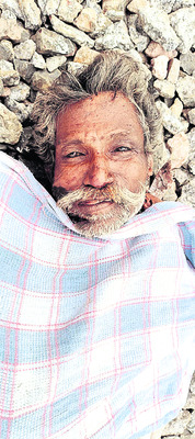 రైలు కిందపడి వృద్ధుడి మృతి2
