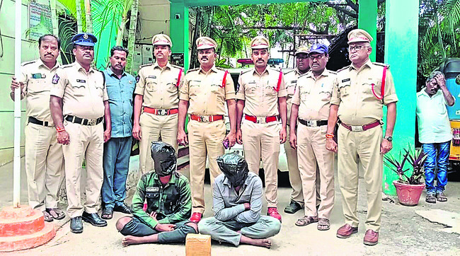 గంజాయి విక్రయిస్తున్న ఆరుగురి అరెస్టు 1