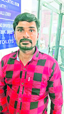 ఆరు నెలల నుంచి వేతనం లేదు..
1