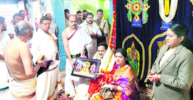 శ్రీవారి సేవలో హైకోర్టు న్యాయమూర్తి 1