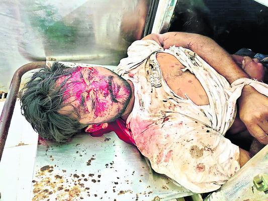 రోడ్డు ప్రమాదం.. రెండు కుటుంబాల్లో విషాదం1