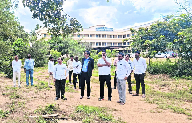 టాస్క్ సెంటర్ ఏర్పాటుకు స్థల పరిశీలన
2