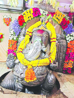చెవిలో చెబితే.. కోర్కెలు తీర్చే స్వామి 1