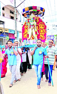 మట్టిగణపతి విగ్రహాలను పూజించాలి
1