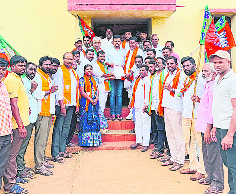 ప్రజావాణికి 130 ఫిర్యాదులు 
1