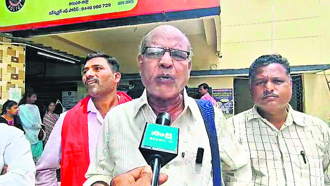 యాజమాన్యం మోసం చేసింది 
2