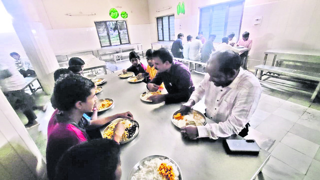 గురుకుల పాఠశాల పరిశీలన
2