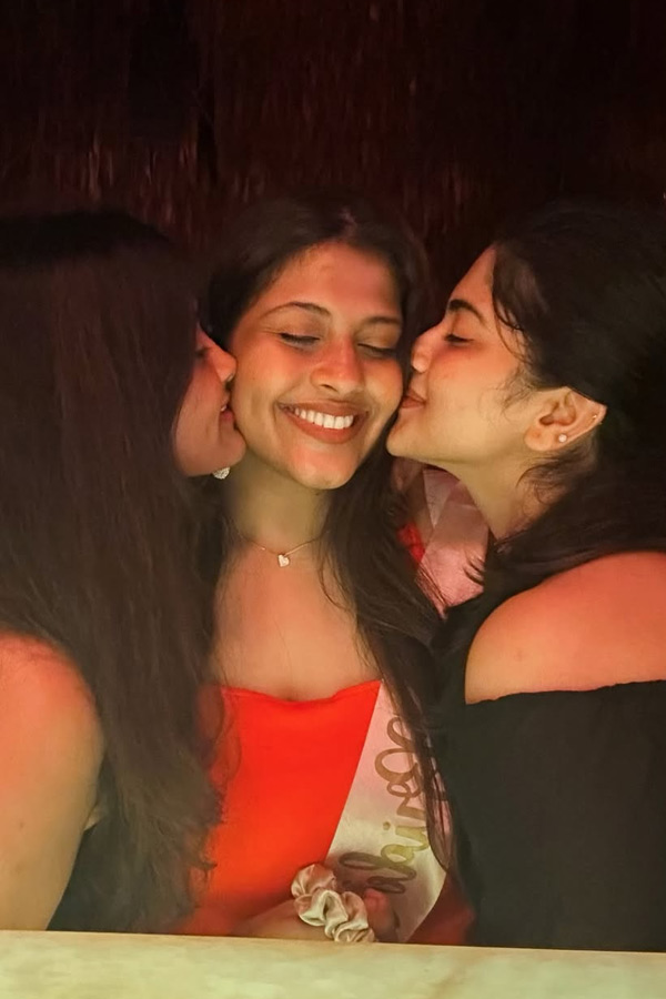 Actress Megha Akash Enjoys Thailand Vacation With Friends Photos2
