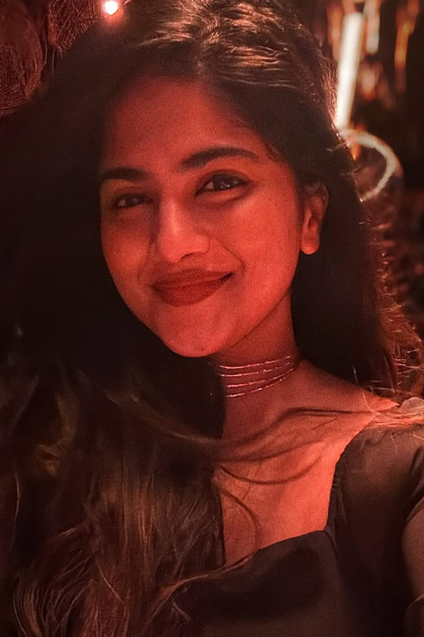 Actress Megha Akash Enjoys Thailand Vacation With Friends Photos3