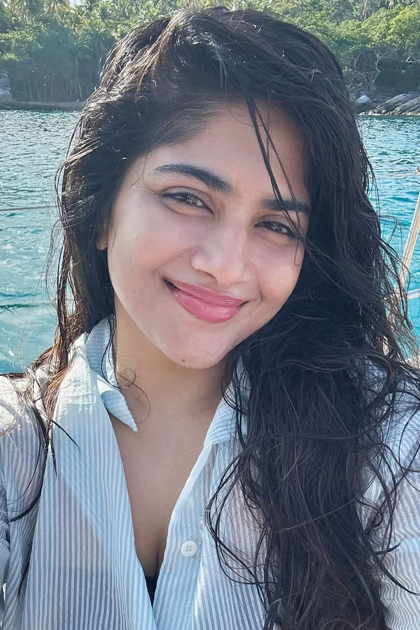 Actress Megha Akash Enjoys Thailand Vacation With Friends Photos8