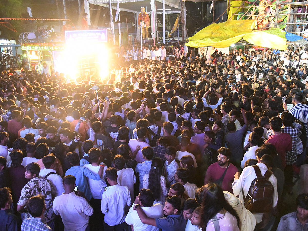 Khairatabad Ganesh 2025 Vishwashanti Mahashakti Ganapati Photos6