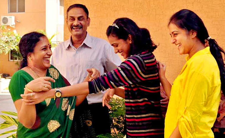 PV Sindhu posted an emotional message on Social Media for her mother's birthday: Photos11