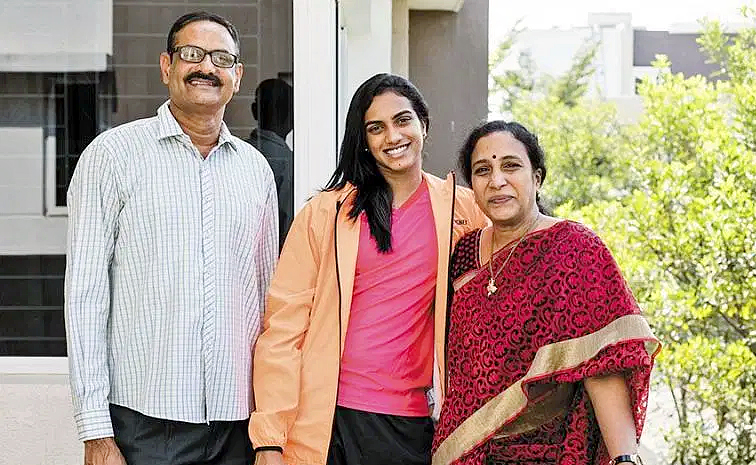 PV Sindhu posted an emotional message on Social Media for her mother's birthday: Photos12