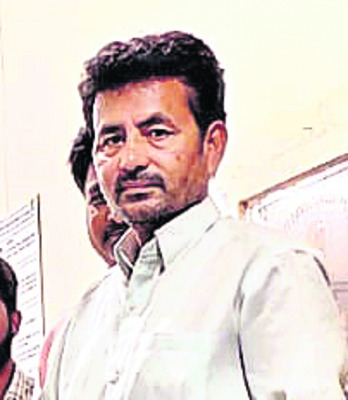 సెక్షన్లో ఓ అధికారి తీరు మారట్లేదు..
3