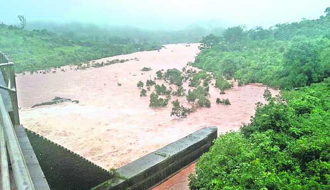 పొంగిన వాగులు, గెడ్డలు4