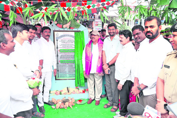ఒక్క రూపాయీ రాలే !1