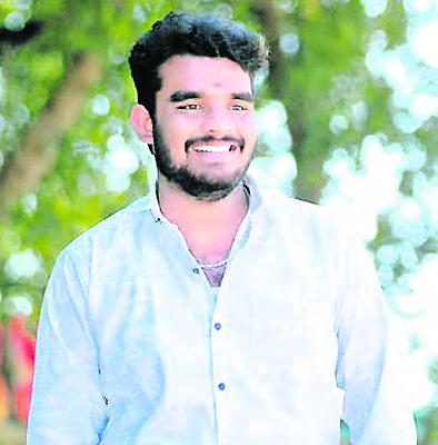 ఫీజులు చెల్లించాలంటున్న యాజమాన్యం
2