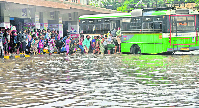 జిల్లాలో  360 మి.మీ. వర్షం1