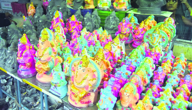 ● మార్కెట్లో చవితి సందడి 1