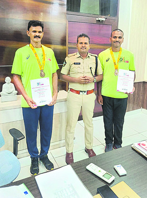 మారథాన్లో పతకాలు అభినందనీయం
1