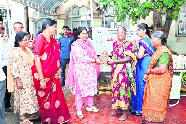 పర్యావరణాన్ని కాపాడుకుందాం1