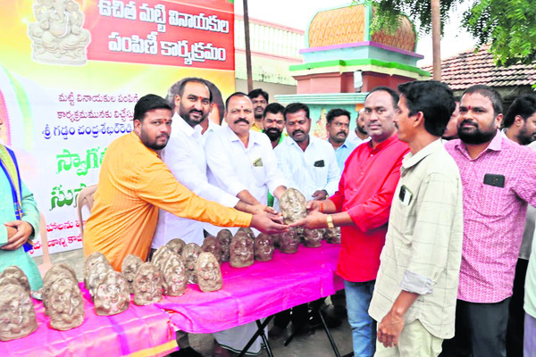 మొదలైన చవితి సందడి4
