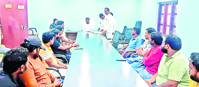 రైతులు ఆందోళన చెందొద్దు
2