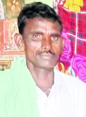 మద్యం మత్తులో ఆత్మహత్య2