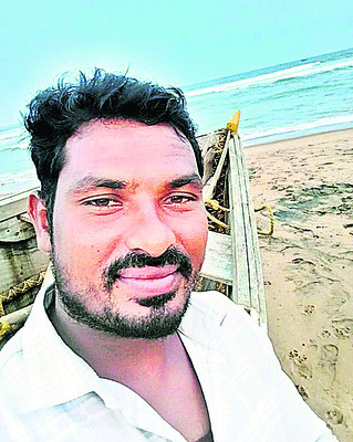 వరుస తుఫాన్లతో.. మత్య్సకారులు విలవిల 5
