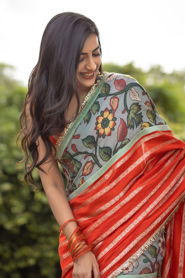 Actress Niharika Konidela Beautiful Looks in Saree Photos3