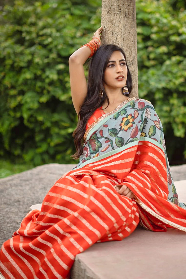 Actress Niharika Konidela Beautiful Looks in Saree Photos4