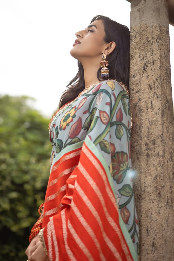 Actress Niharika Konidela Beautiful Looks in Saree Photos5