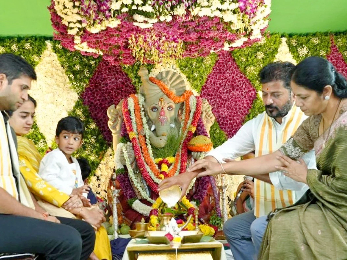 CM Revanth Reddy And Wife Perform Special Ganesh Navaratri Puja PHotos1