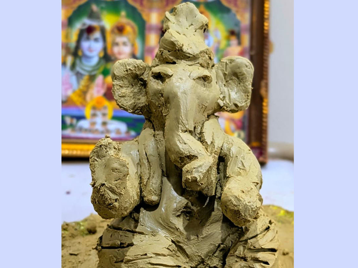 Devotees selfie With Lord Ganesh PHotos5