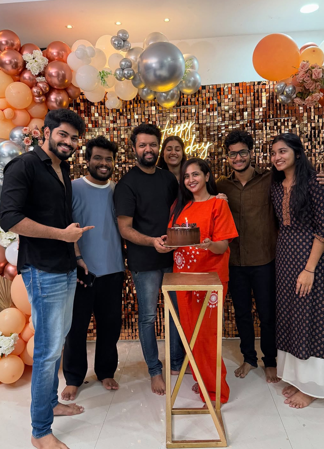 Anchor lasya birthday celebrations16