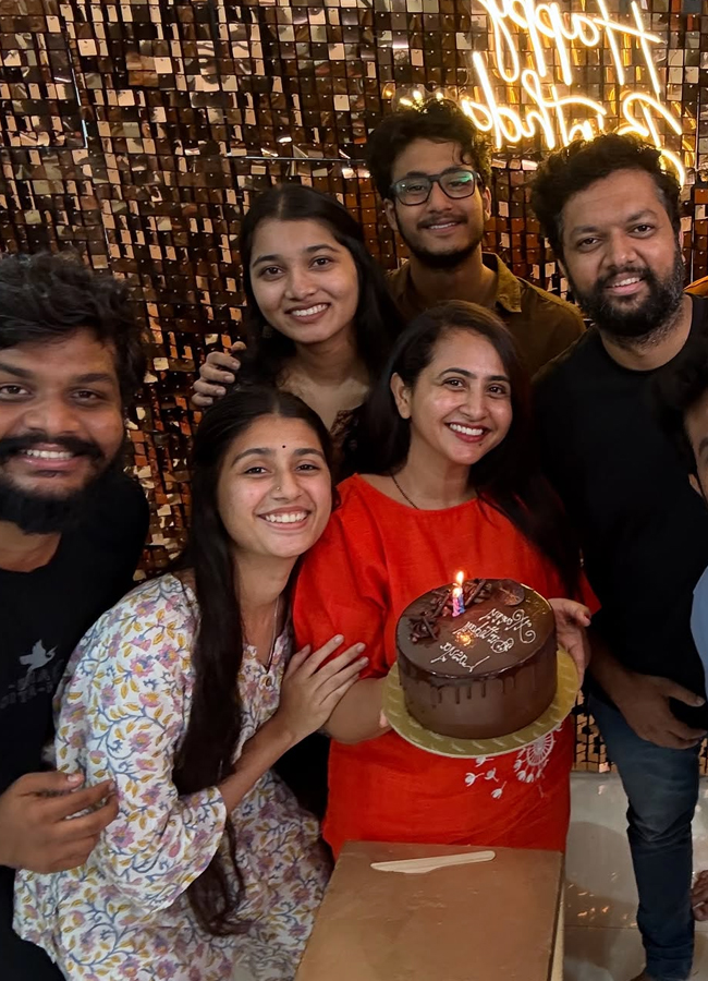 Anchor lasya birthday celebrations5