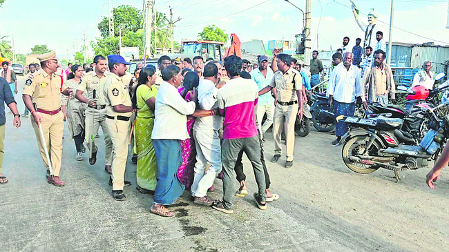 ఖాకీ అరాచకమై..1