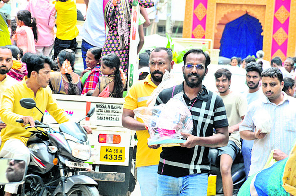 గణనాథులకు భలే గిరాకీ3