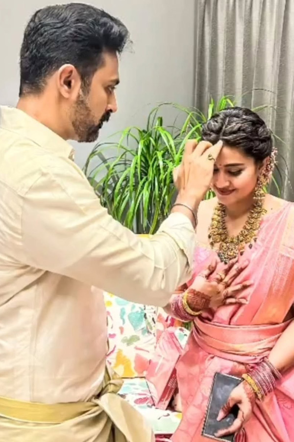 Actress Sneha with Her husband prasanna Beautiful Photos14