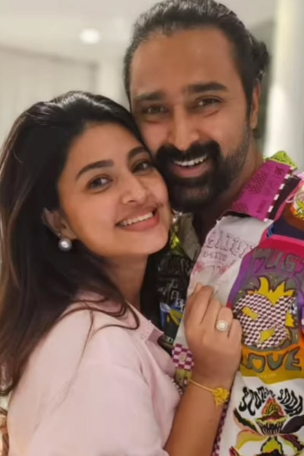 Actress Sneha with Her husband prasanna Beautiful Photos5
