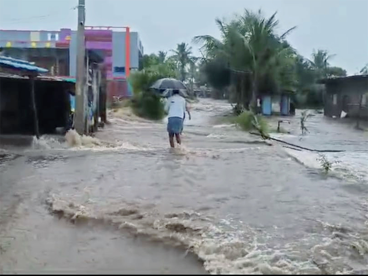 Breaking News : Kamareddy District in Telangan Floods HD Photos11