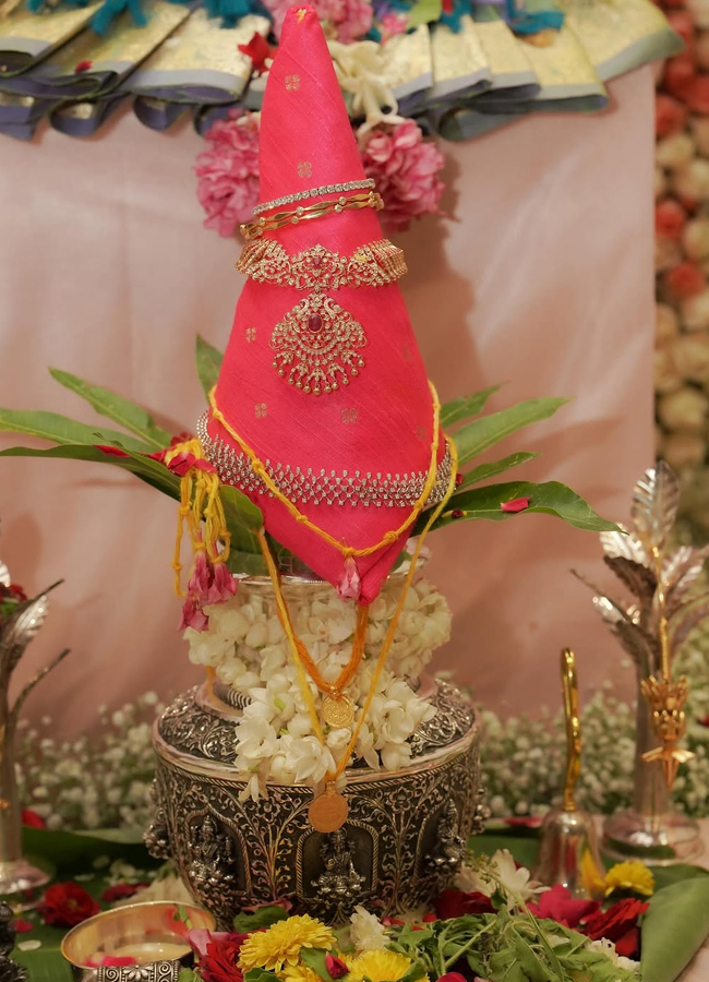 Aadi Pinisetty and Nikki Galrani at 'Ganapati Puja' (Photos)11