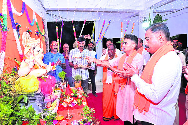 గణాధిపతికి ఘనస్వాగతం1