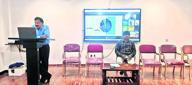 మహిళ మెడలో గొలుసు చోరీ 1
