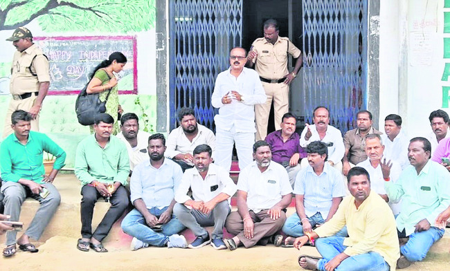 గురుకుల విద్యార్థులకు అస్వస్థత
1