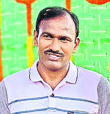రైలు ఢీకొని రైల్వే ఉద్యోగి..2