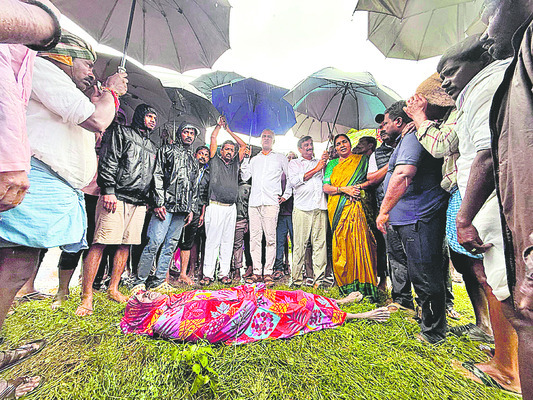 కుంభవృష్టితో మెతుకుసీమ అతలాకుతలం1